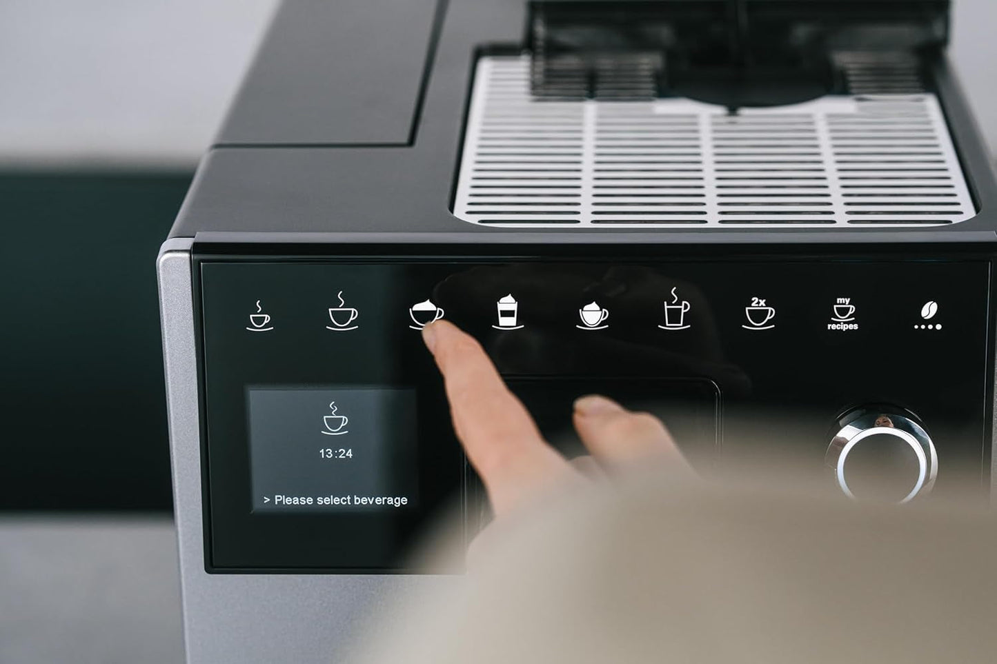 Melitta CI Touch - Helautomatisk espressomaskin med mjölksystem, espressomaskin med integrerad kaffekvarn och mjölkskummare, t.ex. för espresso eller cappuccino, silver
