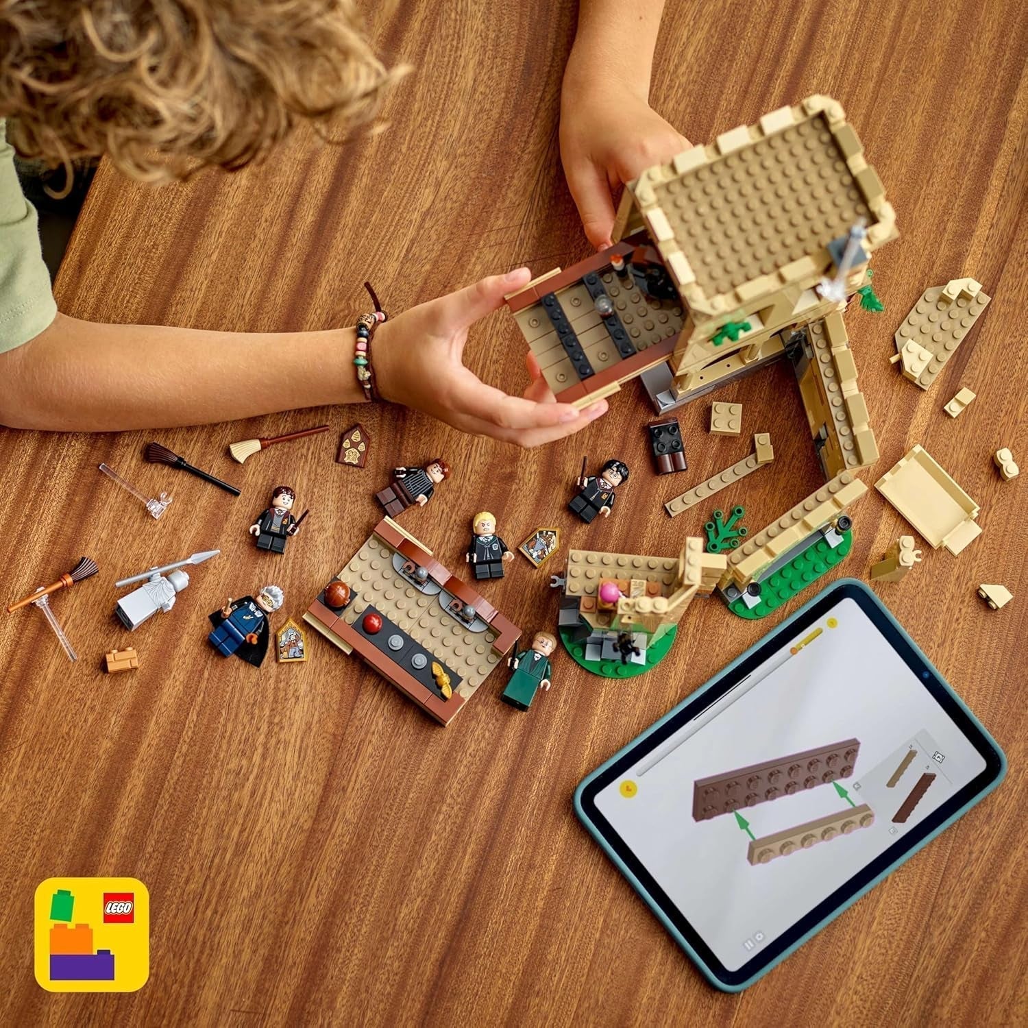 Hogwarts Castle LEGO Harry Potter: Flyglektioner Äventyrslekset med 6 samlarbara minifigurer inklusive Draco Malfoy och professor McGonagall Rollspelsset för pojkar och flickor 9 år gamla 76447 Byggset Besuche den LEGO-Store