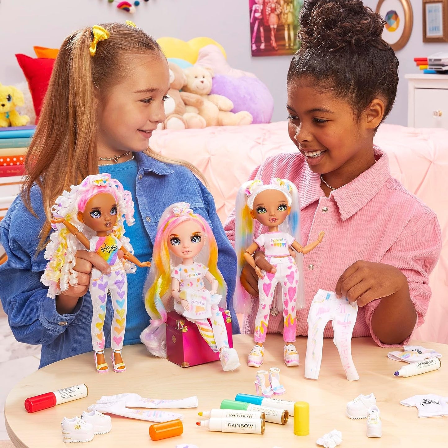 Rainbow High Color & Create DIY Modepuppe - Grüne Augen, Zopfe, extra Top & Schuhe, abwaschbare Regenbogenstifte - Ausmalen, Gestalten, Spielen, Auswaschen - für Kinder von 4-12 Jahren und Sammler