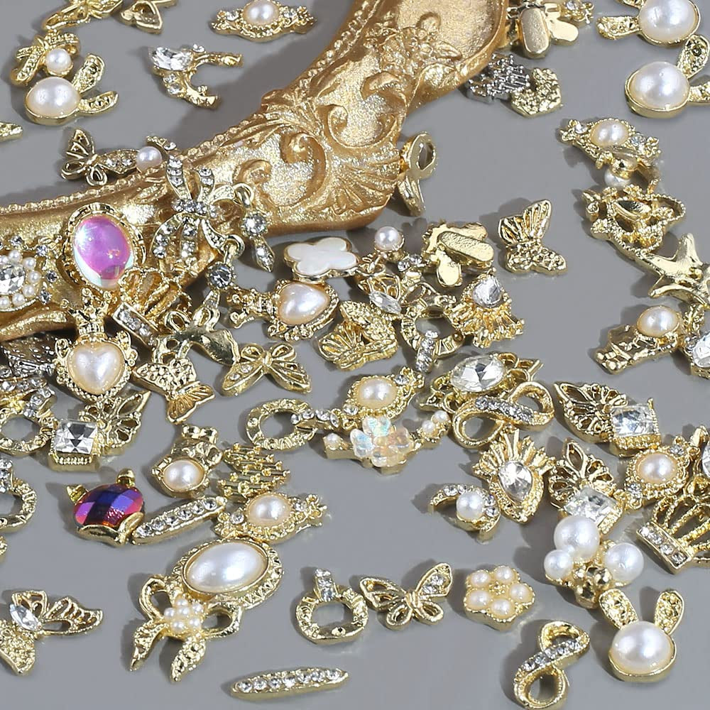 50 Stück Gold Nail Charms, Mix Styles Glitzersteine Nägel Perle Legierung Nagel Steine Blume Schmetterling Strasssteine Nägel Herz Stern Nagel Charms DIY Nail Art Zubehör Frauen Nägel Deko