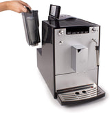 Melitta Solo & Milk - helautomatisk slim kaffemaskin med mjölkskummare, kaffemaskin med avtagbar vattentank, t.ex. kaffe eller cappuccino, silver