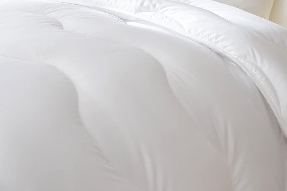 Abeil Thermofill Ultra Warm Quilt 220X240 Cm vit Täcken och täcken Naty Shop