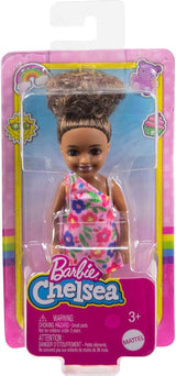 Barbie Chelsea Club – HGT07 – 15 cm ledad blandad ras Girl Pink Flower Doll