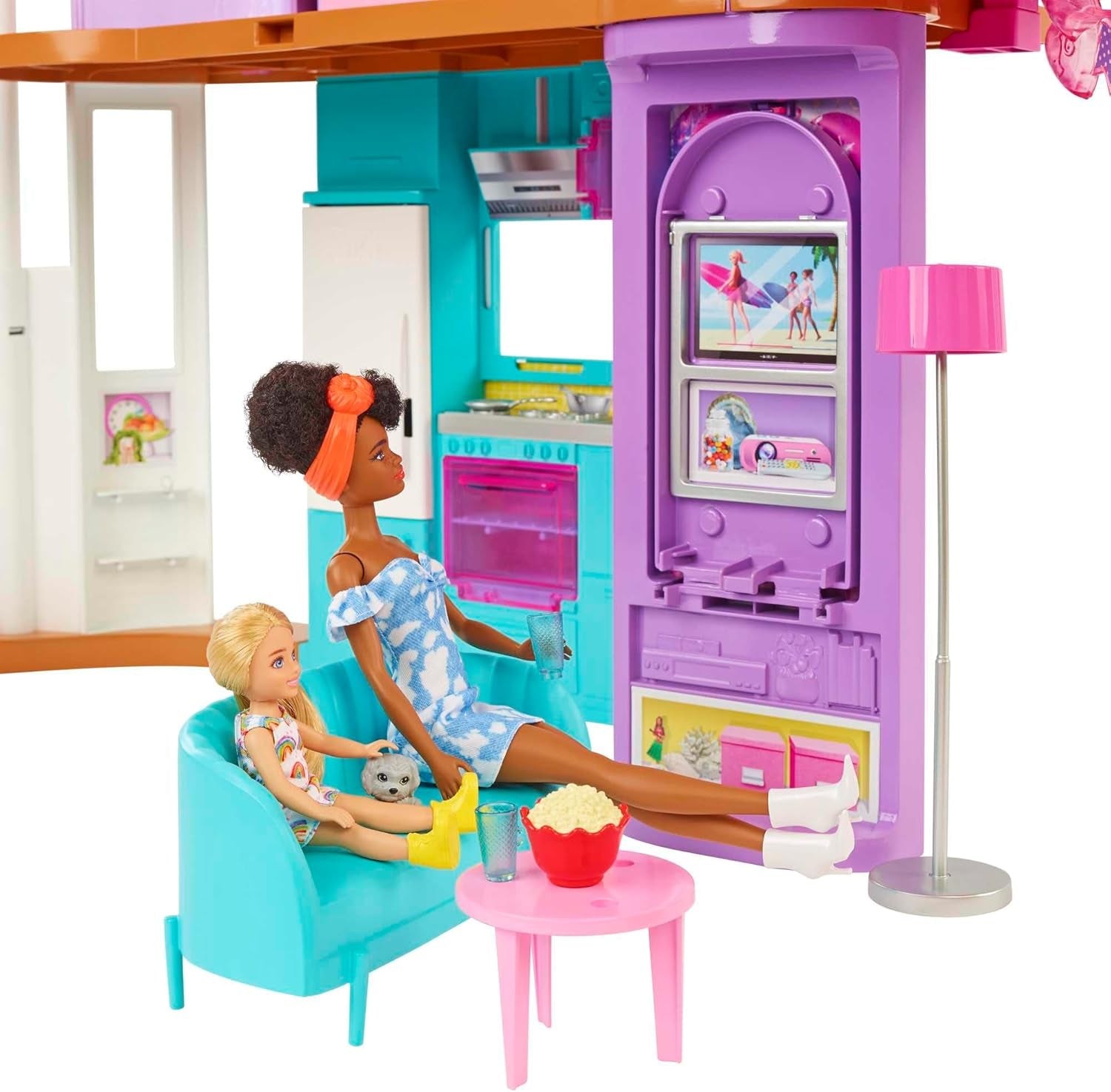 Barbie Holiday House (116 x 77,9 cm), 6-sits lekstuga, fullt möblerad med tillbehör, möbler och hiss, hopfällbar och förvaring, docka, present för barn från 3 år och uppåt, HCD50