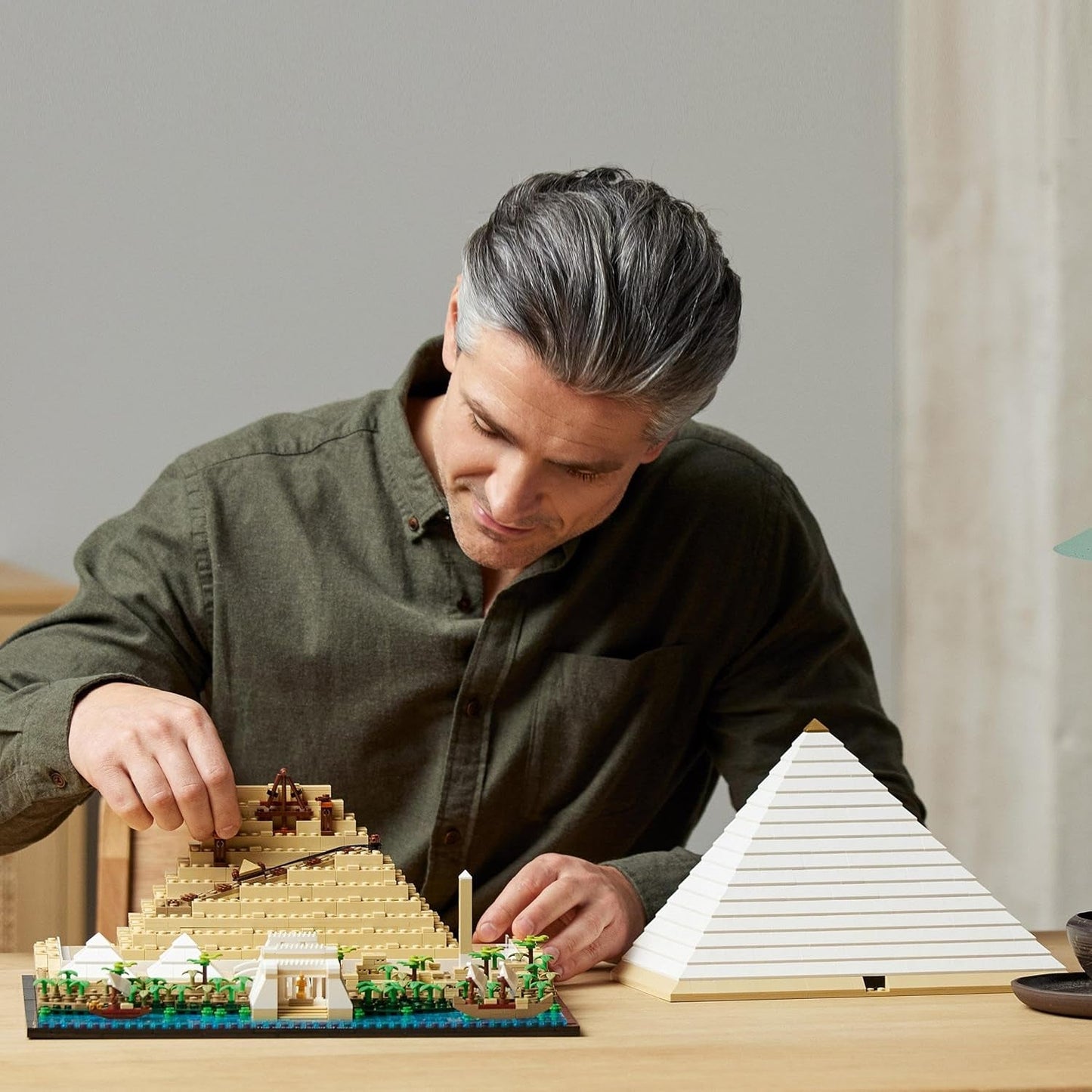 LEGO 21058 Arkitektur The Pyramid of Cheops Byggsats för hantverk som kreativ hobby, presentidé för vuxna, män, kvinnor, mamma, pappa, kreativ aktivitet, samling av berömda landmärken Byggset Besuche den LEGO-Store