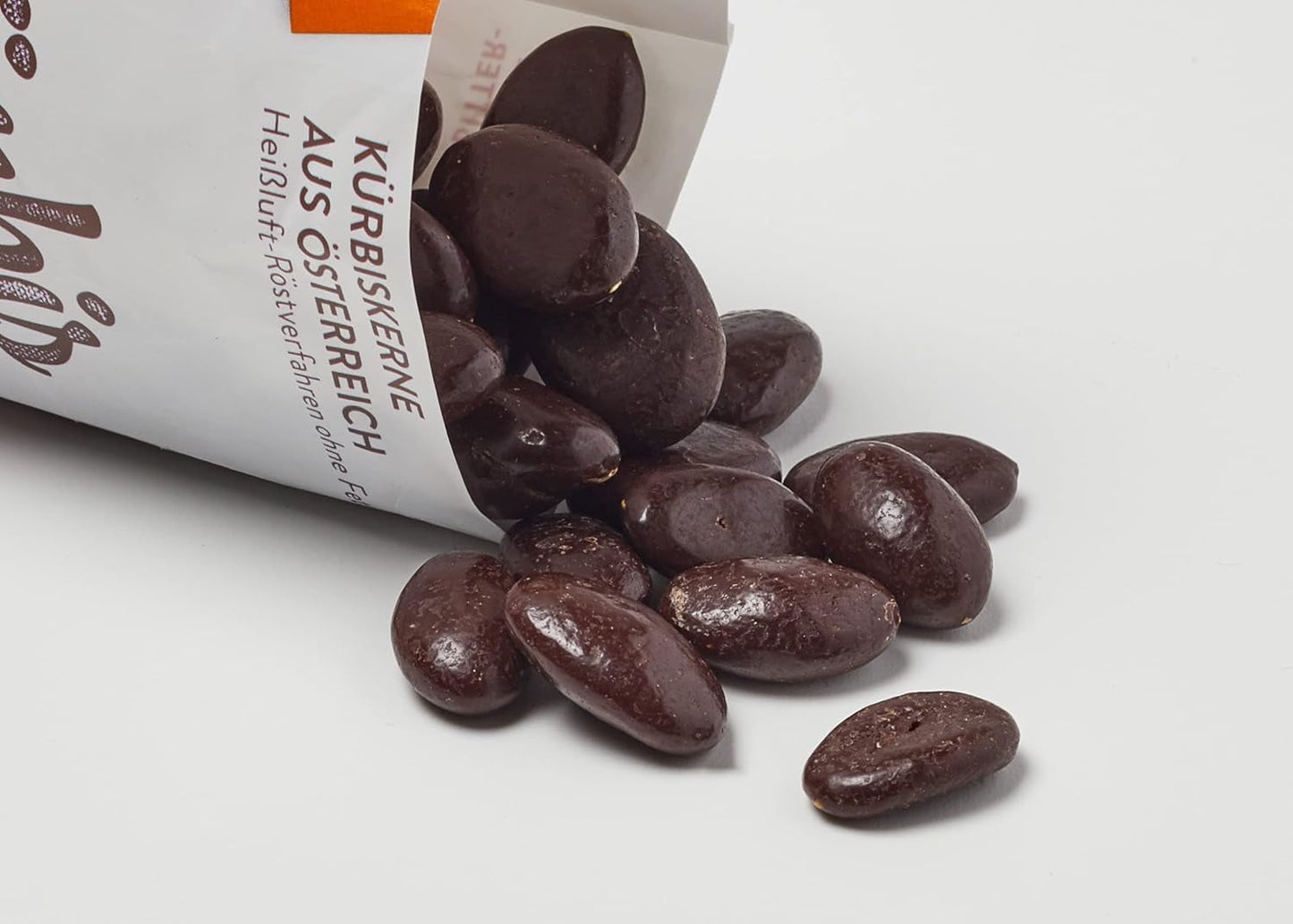 Landgarten ekologiska pumpafrön i mörk choklad - Vegansk rostad pumpafrönchokladmellanmål - Magnesiumkälla - 1 x 50 g