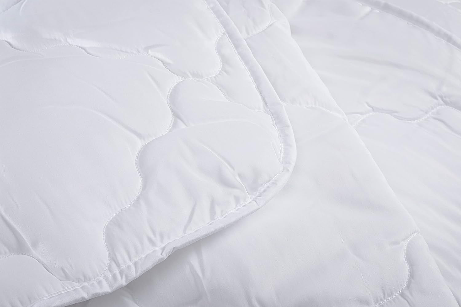 V.I.P. Mycket viktigt Pillow Down täcke för vintern, klass 1 godkänd, 100% polyester, silikon, kartong, 155 X 205 cm, stl 300, vit Täcken och täcken Naty Shop