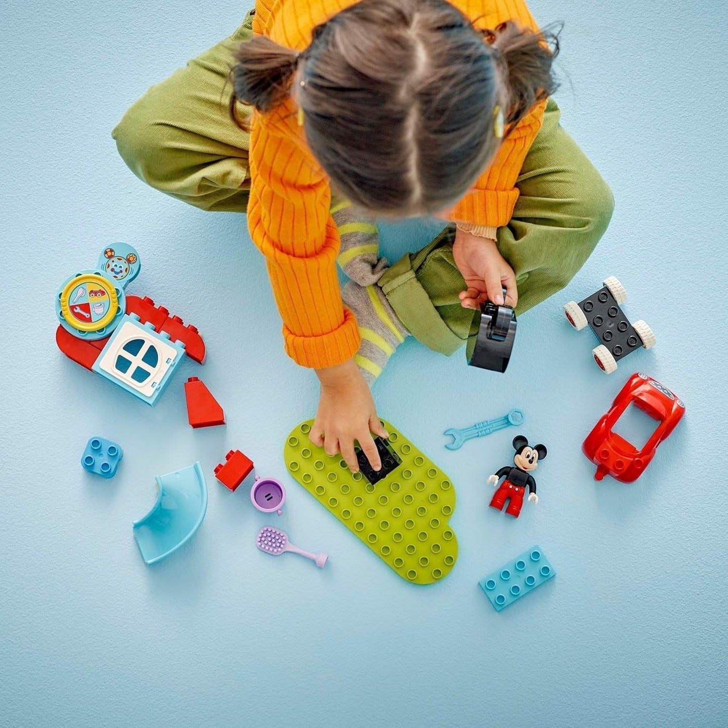LEGO DUPLO - Disney Piggs klubbhus och bil - pedagogisk leksak för förskolebarn - byggset med 2 minifigurer, inklusive Musse Pigg och datortudlar - presentidé för pojkar och tjejer från 2 år 10454 Byggset Beuche den LEGO-Store