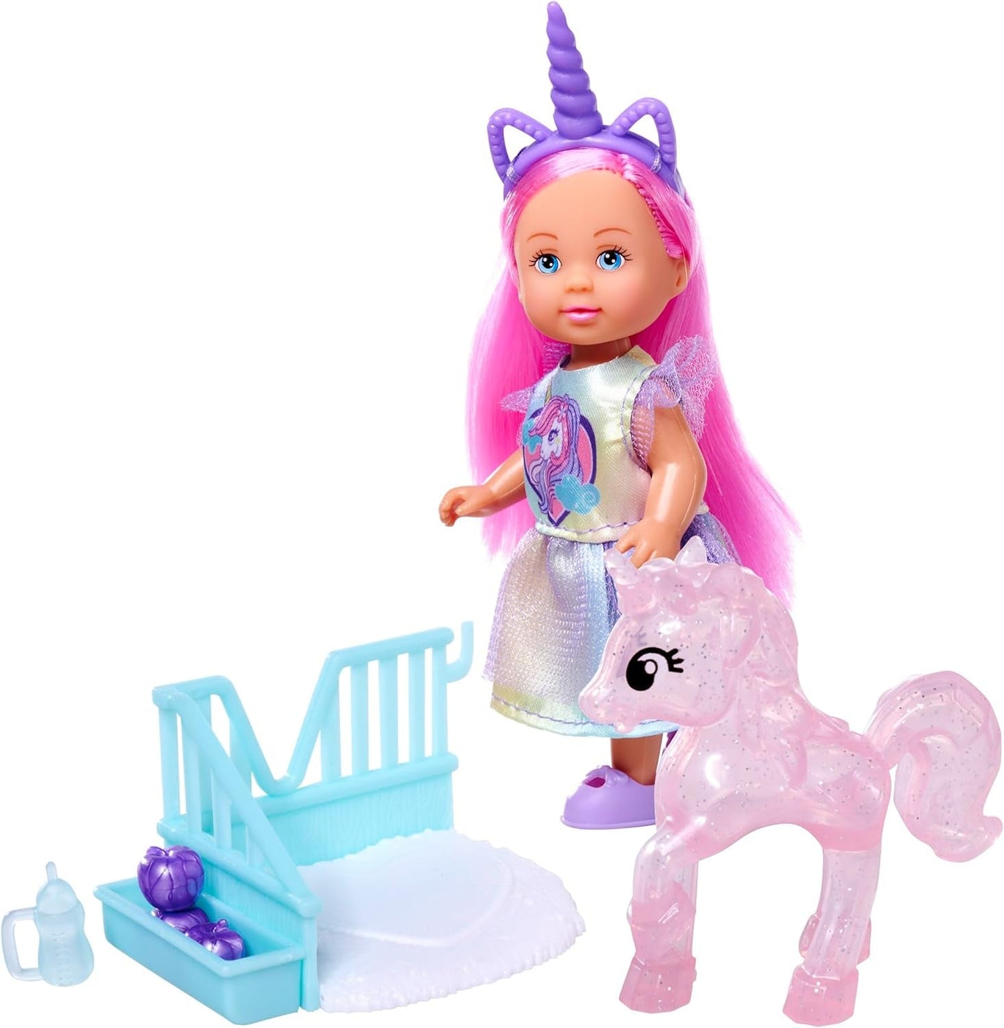 Simba Evi Love Unicorn Play Doll bär en söt enhörningsklänning med matchande pannband, inklusive en enhörning med stall, äpplen och en dricksflaska, 12 cm, i åldern 3+
