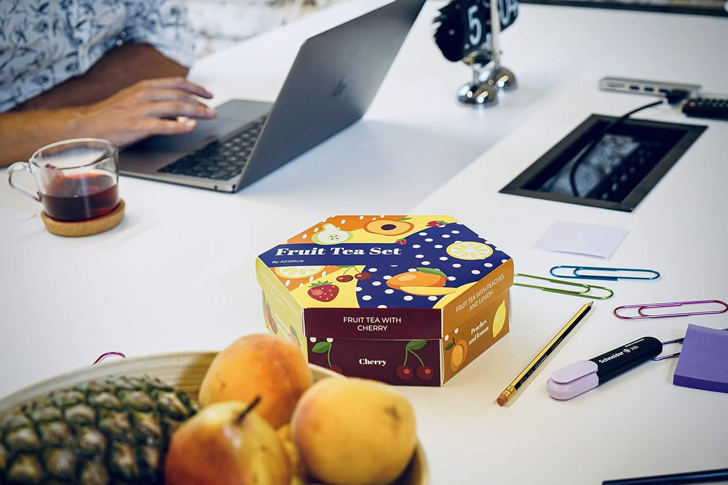 ACORUS | Lyxig fruktte-servis | Presentset med naturliga teer i 6 smaker | Örtteer, fruktteer | Sortiment av teer | Telåda med 60 tepåsar