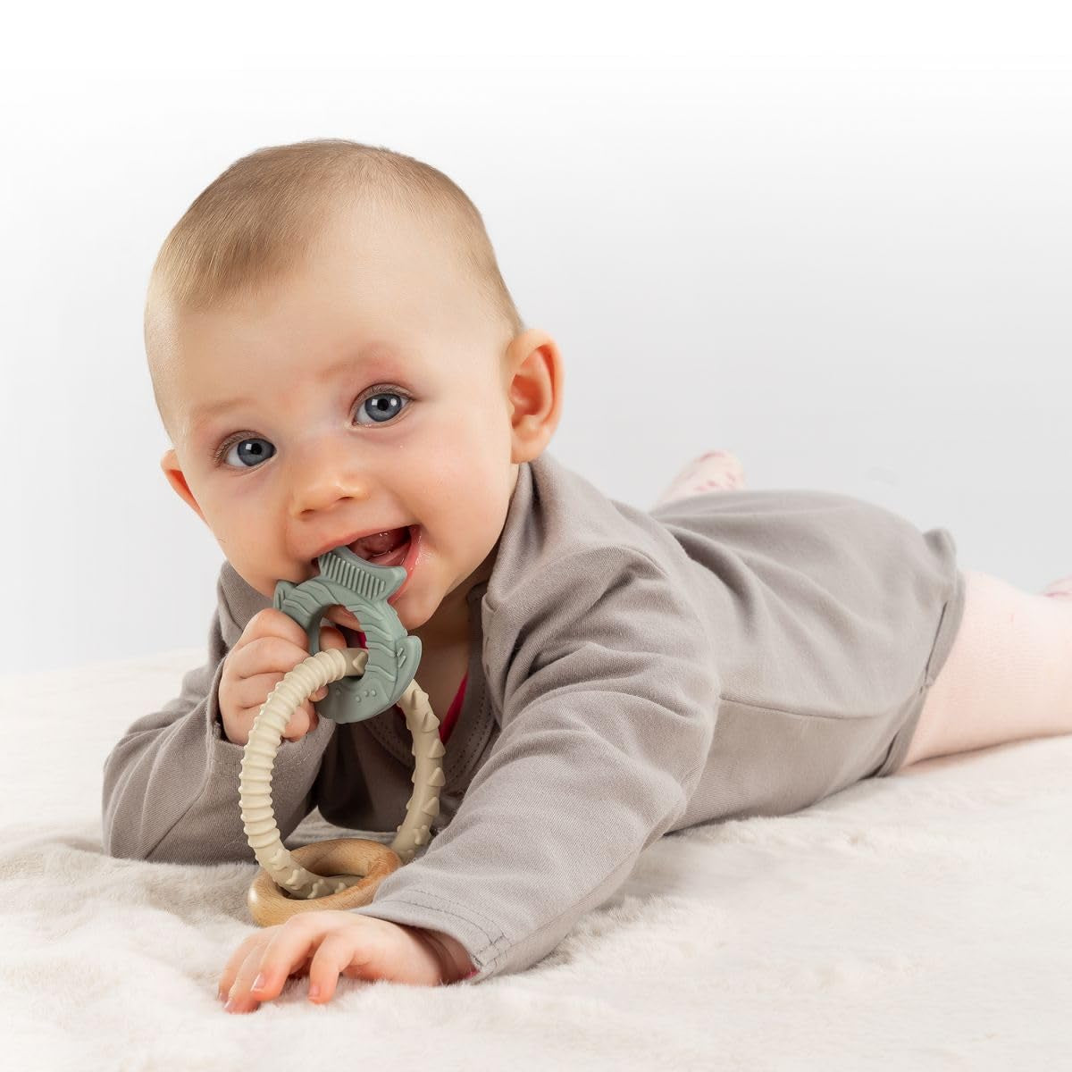 reer BiteDuo | Baby Silicone Wood Teether | Tandsjukdomar | Motoriserad leksak