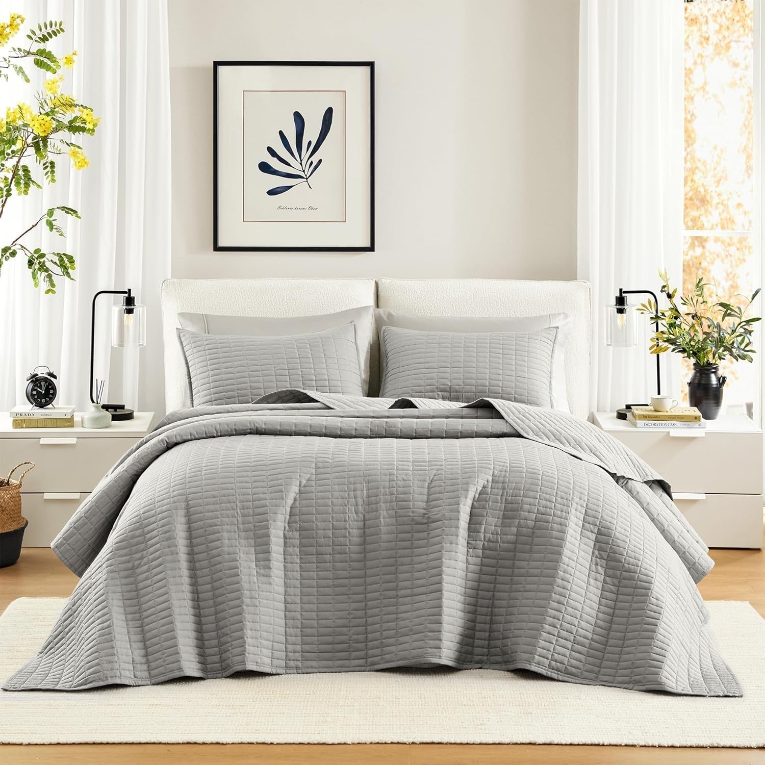 Comfort Spaces Kienna Quilt Set, Lyxiga dubbla sömmar, Sommarfilt, Lättvikts, Mjuk, Året Runt Sängkläder, Matchande Örngott, Vit, Filt för King Size-sängar (264,2 X 228,6 Cm), Naty Shop Täcken och täcken Grå Oversized King Överkast (120" X118")