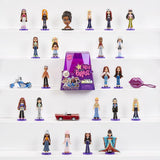 Bratz Miniverse MGA:s Y2K Nostalgia Flashback Minis Limited Edition Dolls - SURPRISE PACK - 2 Bratz Mini Dolls and Display Case - Fantastisk present till barn och samlare 6+