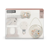 Suavinex presentset för nyfödda. 4-delat set inklusive: Physiological SX Pro napp för bebisar 0-6 månader + napphållare + Duo nappskydd + silikon tandring. Underlandet, beige