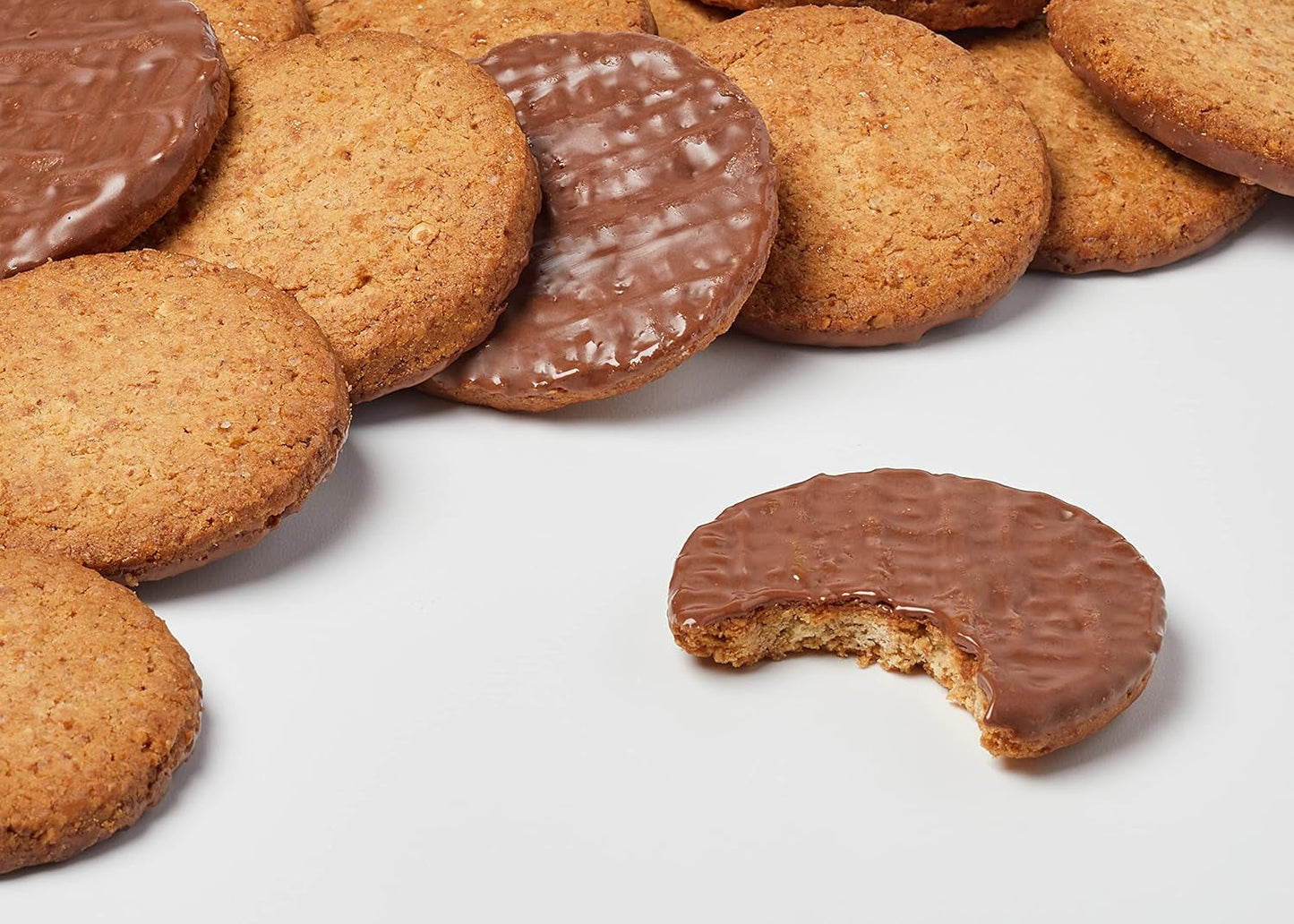 Brandt Hobbits Choklad 265g Pack - Krispiga fullkornschoklad Havregrynsbiskvier - Knäckig deg för hela familjen - i en praktisk kexrulle
