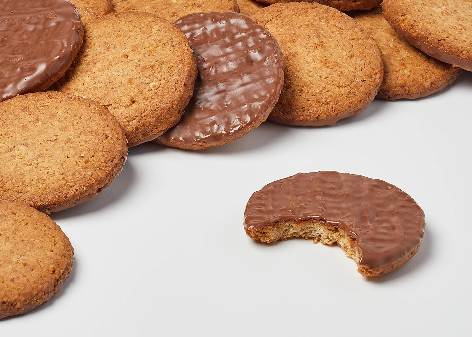 Brandt Hobbits Choklad 265g Pack - Krispiga fullkornschoklad Havregrynsbiskvier - Knäckig deg för hela familjen - i en praktisk kexrulle