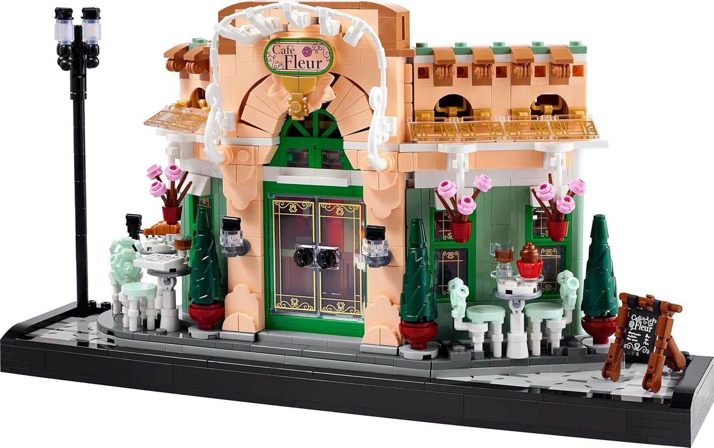 LEGO Icons French Café - Dekorationer för vardagsrum eller kontor - Byggset för vuxna inklusive pittoresk fasad, hängande blomkruka och stolar - Present för män och kvinnor 10362 Byggset Besuche den LEGO-Store