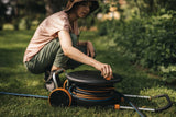 Fiskars Comfort L vattenhjul med hjul, all-inclusive bevattningsset, total räckvidd 31,5 m, automatisk upprullning, universal trädgårdsslang (Ø 13 mm), universal krananslutning, 1071670