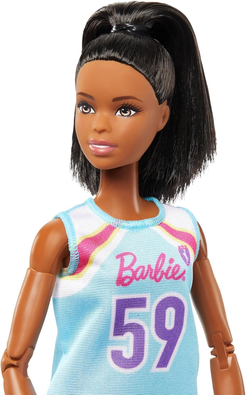 Barbie Made to Move Docka och tillbehör, brunettbasketspelare med avtagbar sportklänning och boll, 22 ledade leder, HKT74