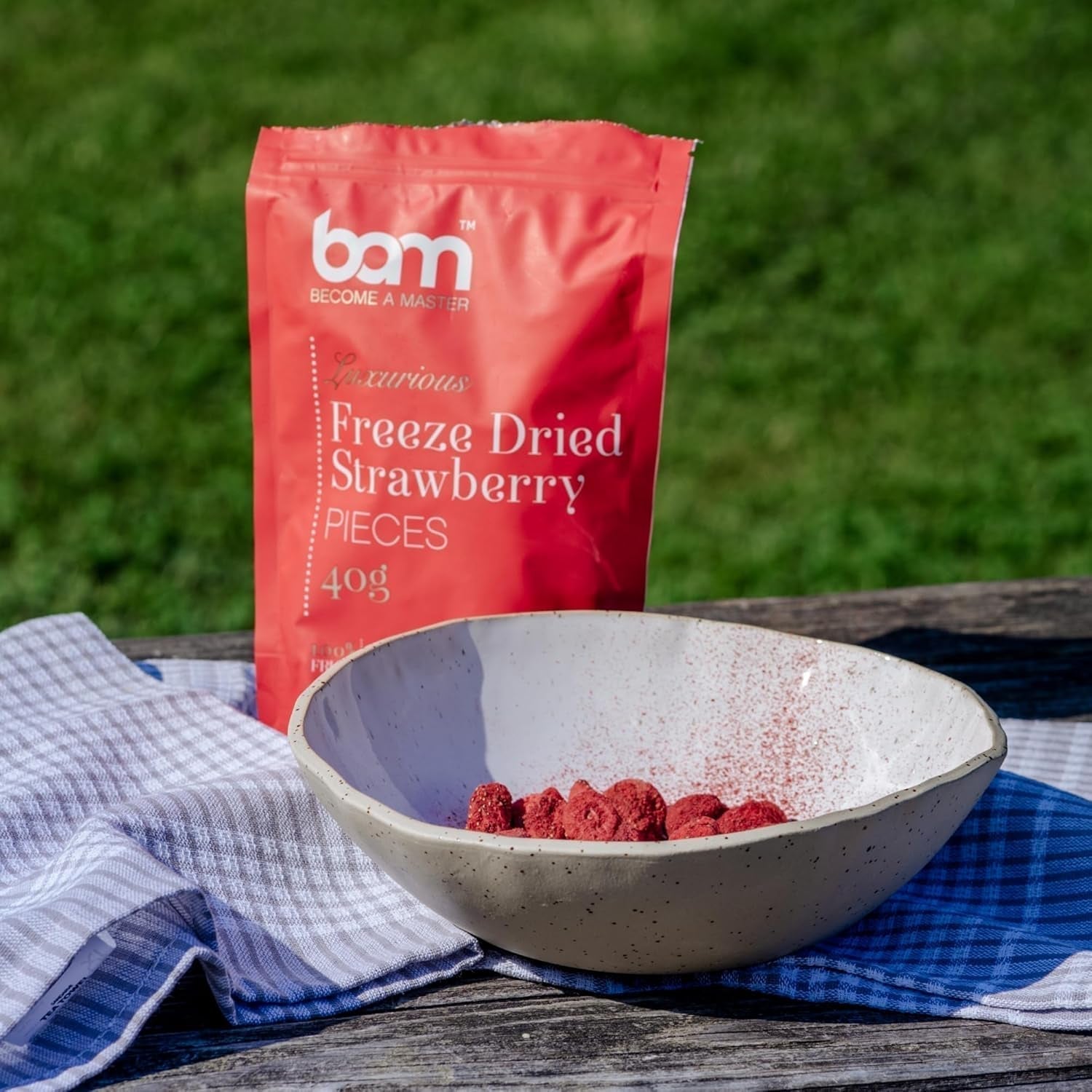 Frystorkad frukt BAM, 40 gram, naturlig frukt, perfekta desserter, rik smak (jordgubb) Torkade produkter Naty Shop
