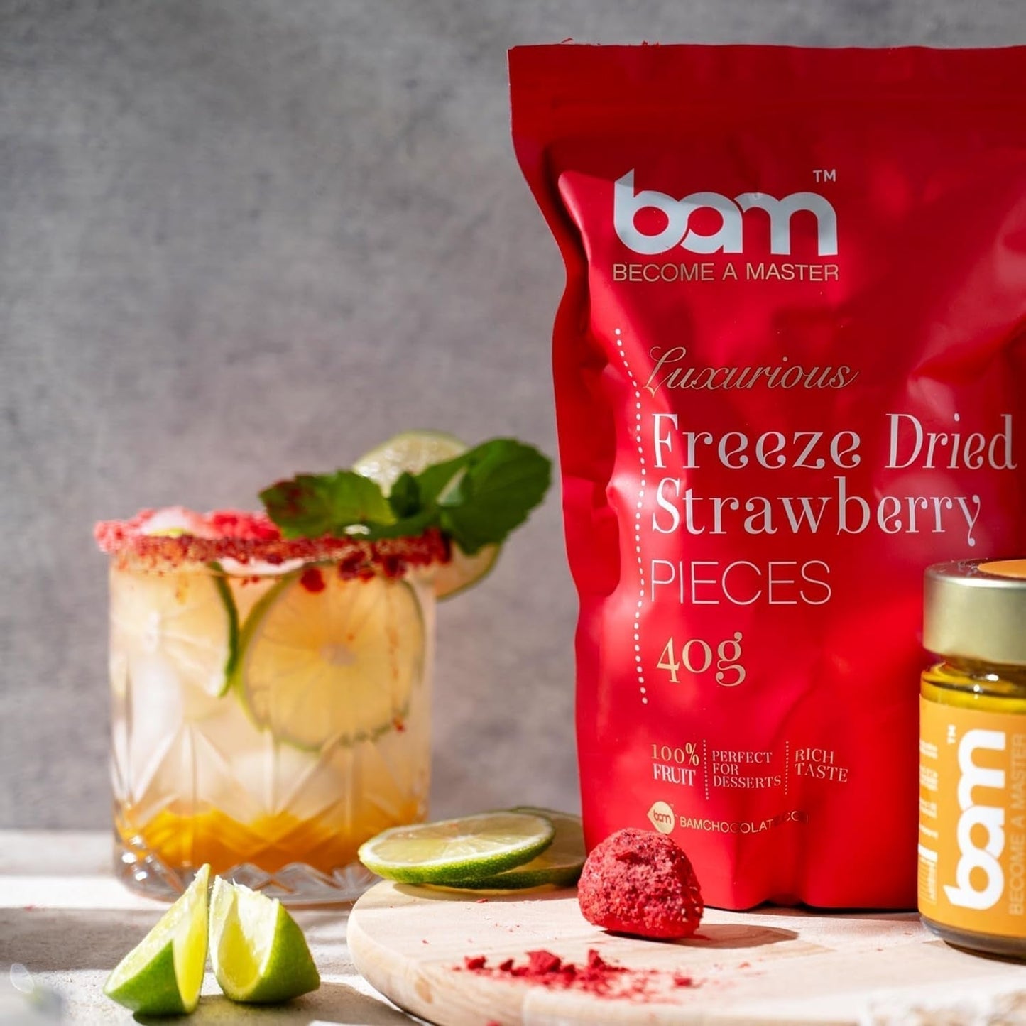 Frystorkad frukt BAM, 40 gram, naturlig frukt, perfekta desserter, rik smak (jordgubb) Torkade produkter Naty Shop