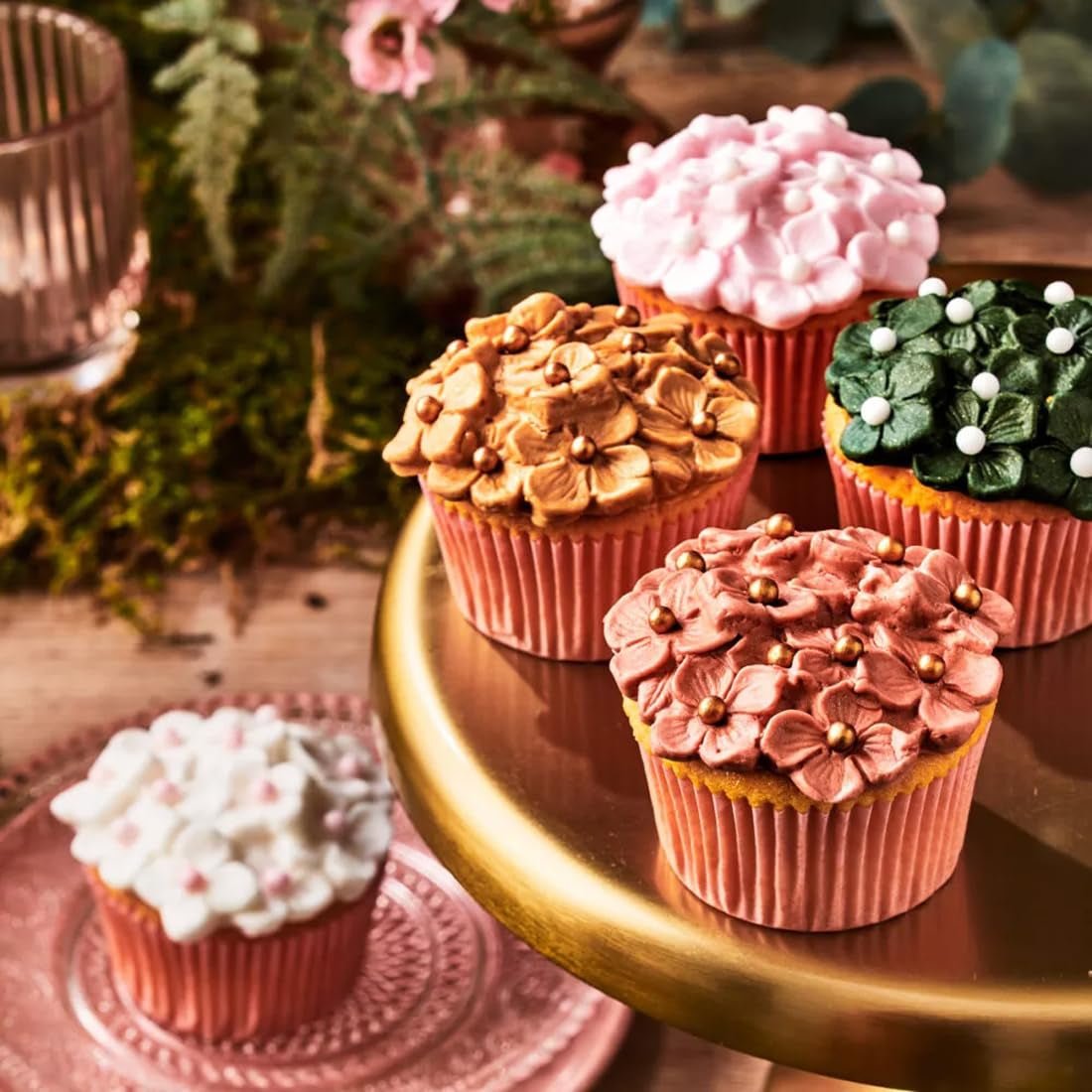 FunCakes Shimmering Rose Rolled Fondant: Lätt att använda, smidig, flexibel, mjuk och följsam, perfekt för att dekorera kakor, halal, kosher och glutenfri. 250 g Naty Shop sockerpasta