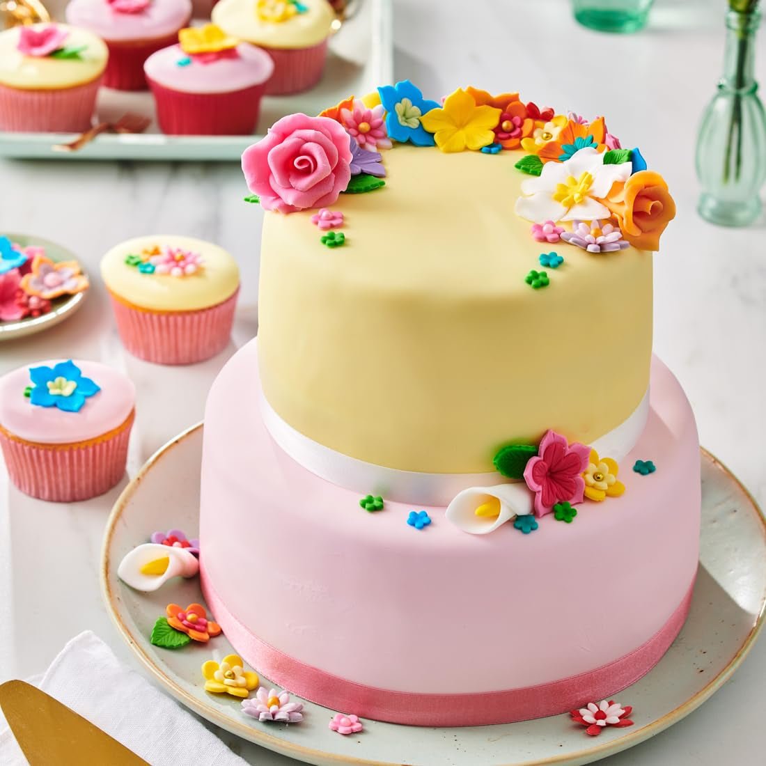 FunCakes roll fondant Botanical Green: Lätt att använda, smidig, flexibel, mjuk och följsam, perfekt för att dekorera tårtor, halal, kosher och glutenfri, 250 g Naty Shop Sugarpaste