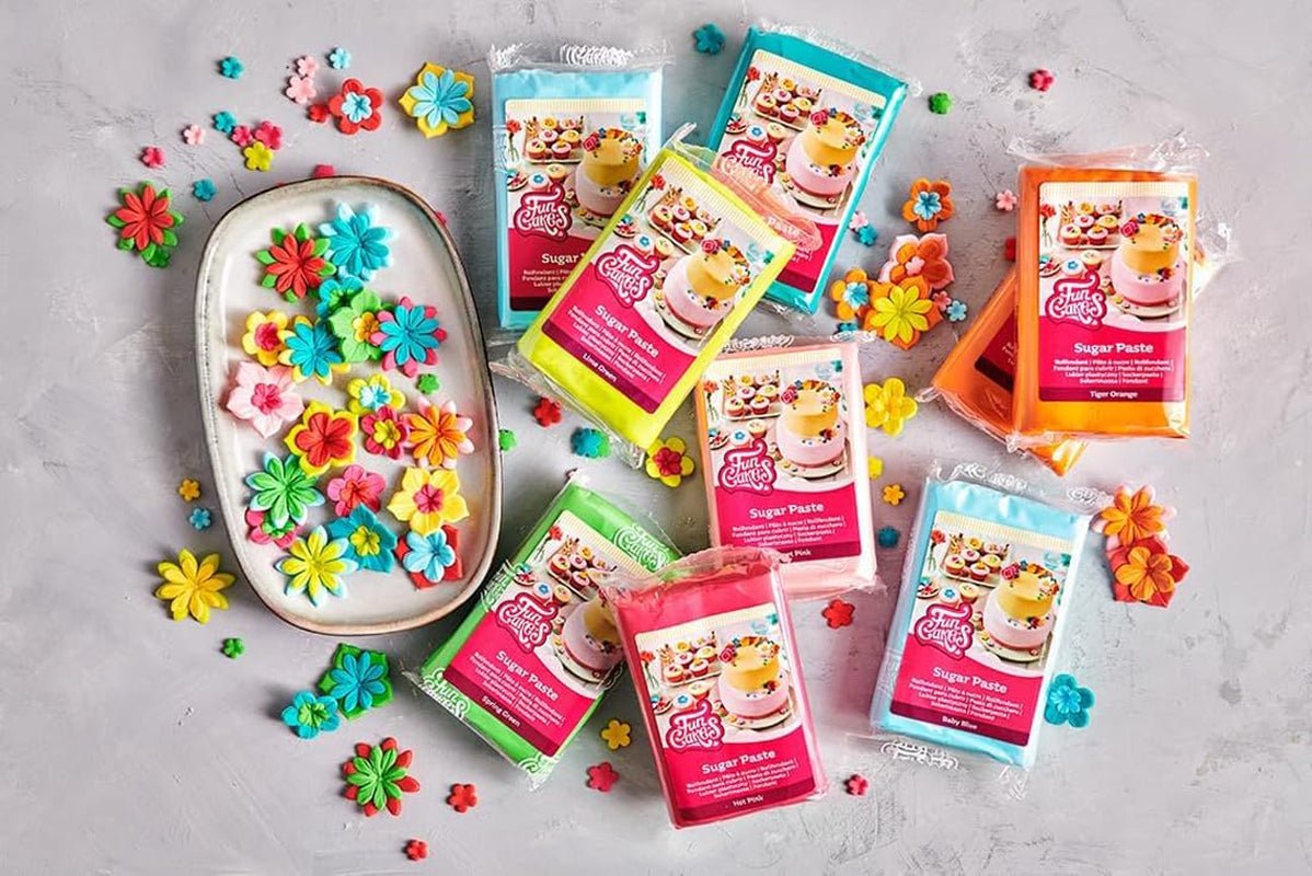 FunCakes Roll Fondant Elegant Ivory: Lätt att använda, smidig, flexibel, mjuk och följsam, perfekt för att dekorera kakor, halal, kosher och glutenfri. 1 kg Naty Shop sockerpasta