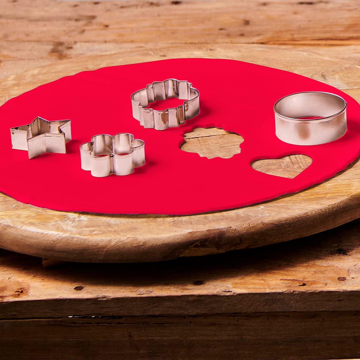 FunCakes Rolled Roll Fondant Disc Raven Black: Läcker vaniljsmak, 430 g & Rolled Roll Fondant Disc Fire Red: Utsökt vaniljsmak, redan rullad, lätt att använda, 430 g Naty Shop Sugar Paste