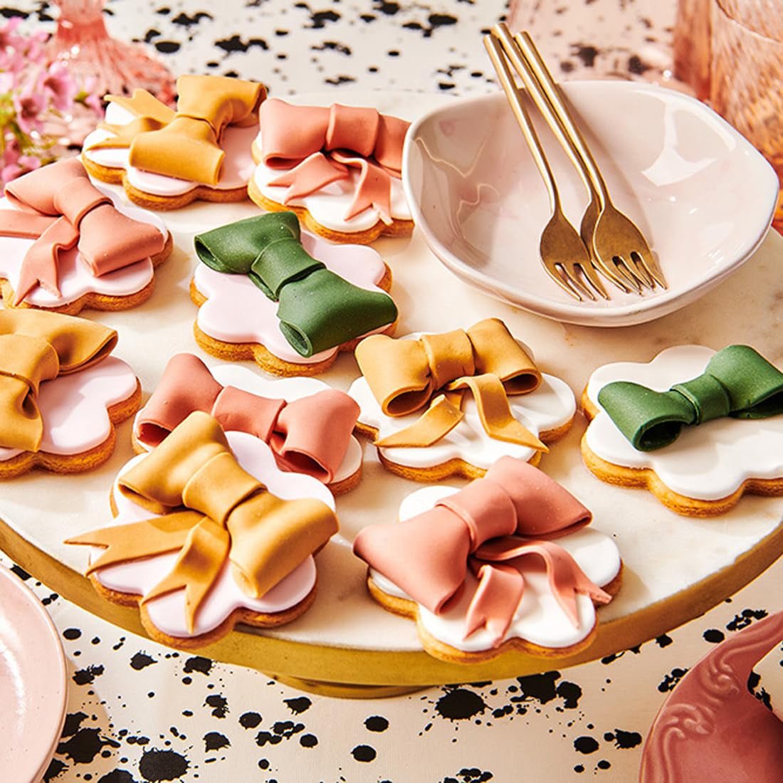 FunCakes Sparkling Gold Rolled Fondant: Lätt att använda, smidig, flexibel, mjuk och följsam, perfekt för tårtdekorering, halal, kosher och glutenfri. 250 g Naty Shop sockerpasta