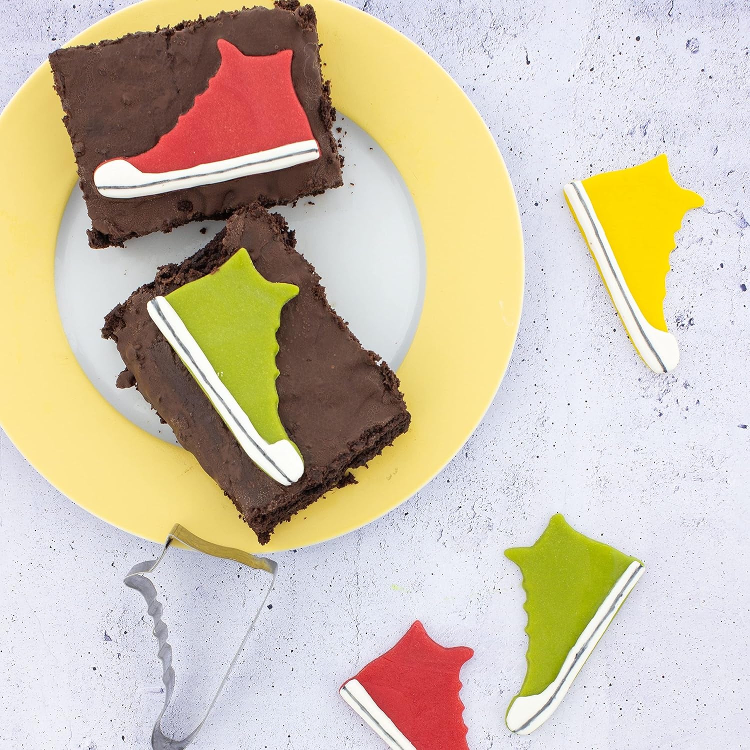 Günthart BackDecor 250 g röd fondant, palmoljefri, rivsäker för att täcka kakor och bakverk, lämplig för modellering, 2-pack (1 x 250 g) Sugarpaste Naty Shop