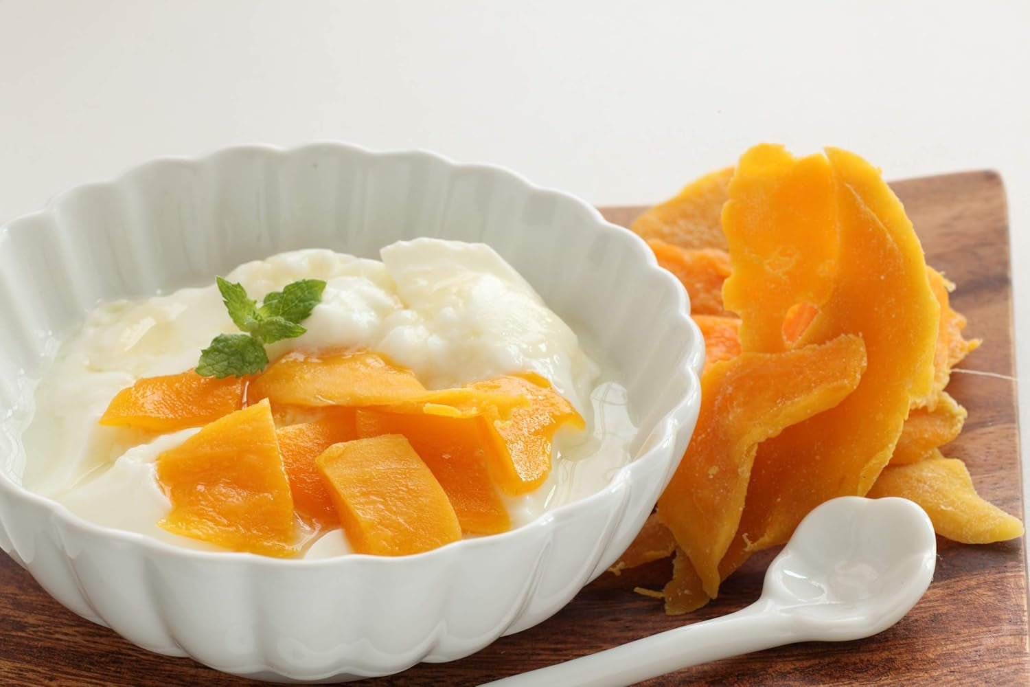 Howa torkad mango - torkad frukt i ekologisk kvalitet, naturlig och osvavellad - perfekt för matlagning, bakning eller som ett hälsosamt mellanmål - mangoskivor - sockerfria - 1000 g Naty Shop torkade produkter