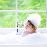 PAEDIPROTECT 2in1 schampo och tvättlotion för spädbarn och barn 200 ml, känslig rengöring och hår utan parfym och mikroplaster, duschgelén återfuktar torr och känslig hud, även för vuxna Barn - Bad och hudvård Naty Shop
