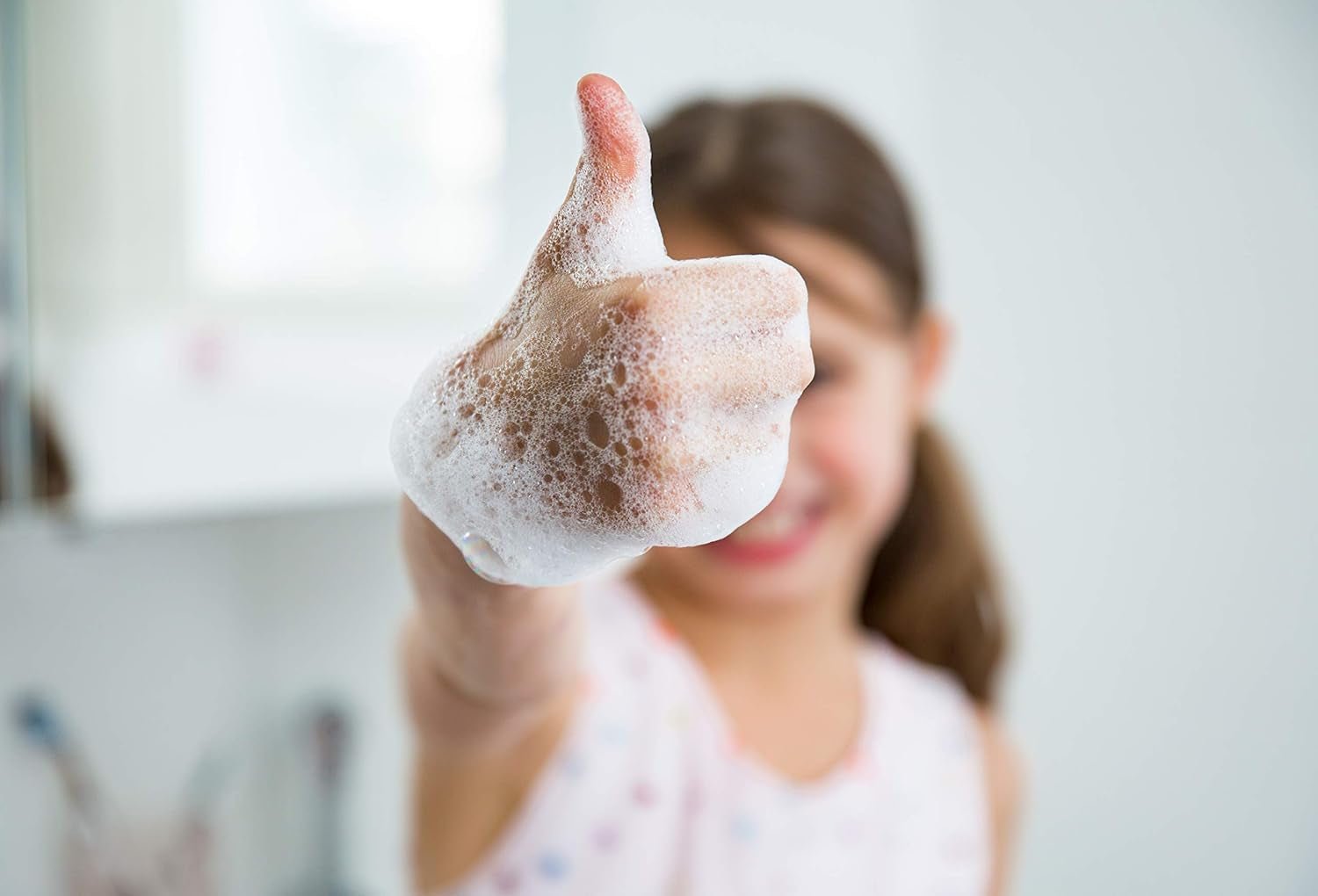 PAEDIPROTECT 2in1 schampo och tvättlotion för spädbarn och barn 200 ml, känslig rengöring och hår utan parfym och mikroplaster, duschgelén återfuktar torr och känslig hud, även för vuxna Barn - Bad och hudvård Naty Shop