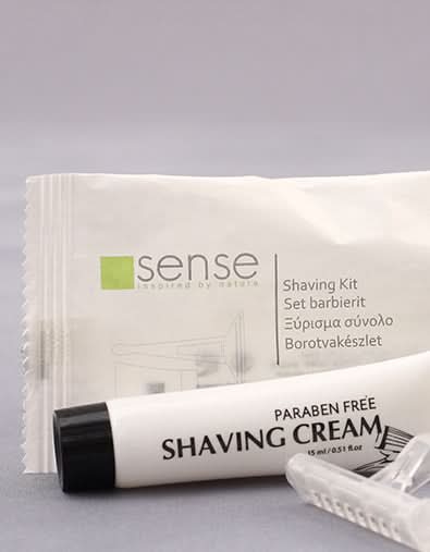 Hotellkräm + rakapparat – Sense Cosmetica Hoteliera Naty Shop