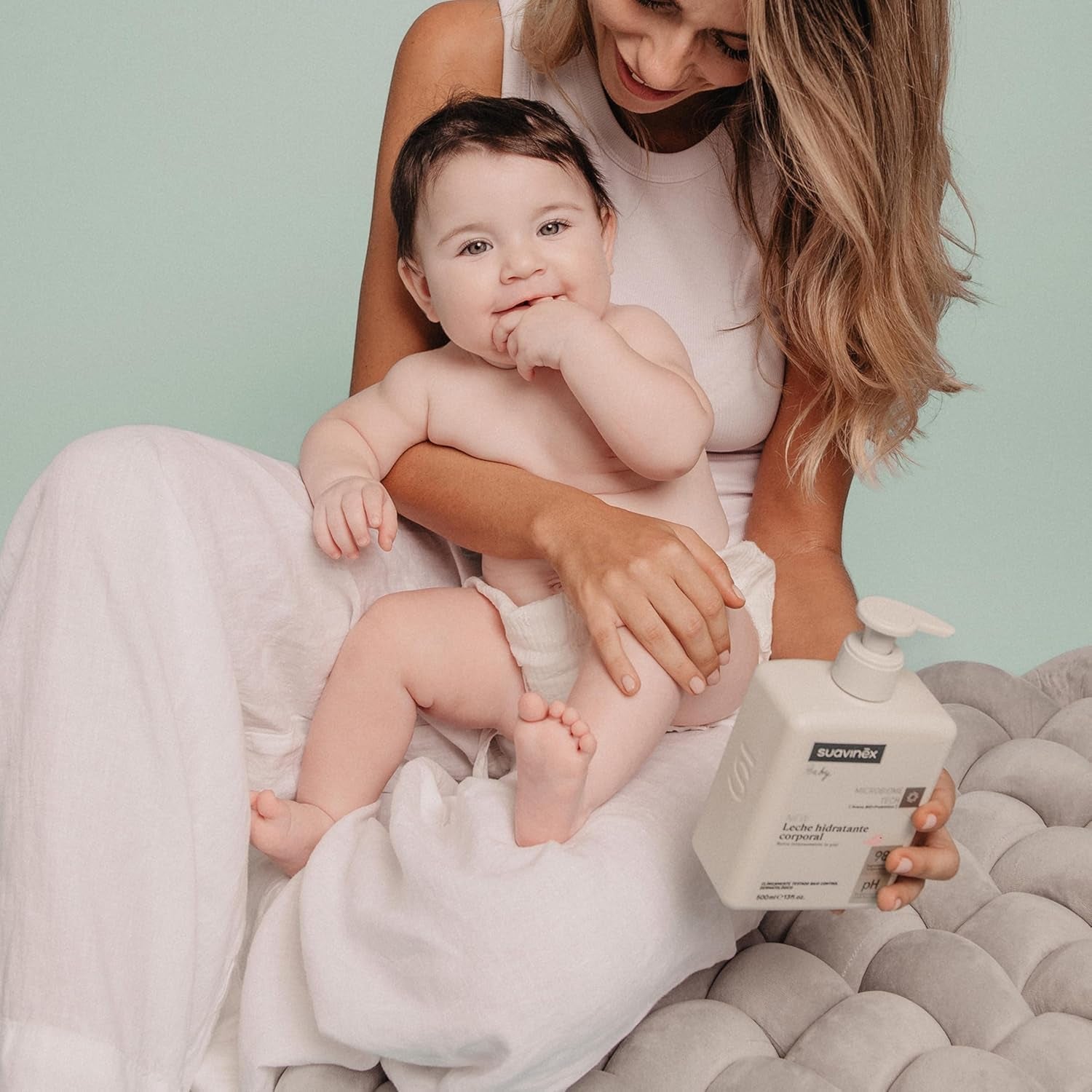 Suavinex, Syndet babyschampo för hud och hår, tvålfritt, 750ml + fuktgivande bodylotion, 750ml, lämpligt för känslig hud och nyfödd, med 90%-93% naturliga ingredienser. Barn - Bad och hudvård Naty Shop