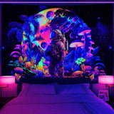 Gobeläng alishomtll svart ljus astronaut svamp fluorescerande botaniska Hem - Tillbehör och dekorationer Naty Shop Multi 210L X 150B Cm