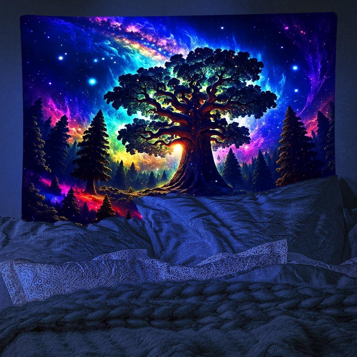 Gobeläng blacklight skog psykedelisk natur träd stjärnor galax Hem - Tillbehör och dekorationer Naty Shop