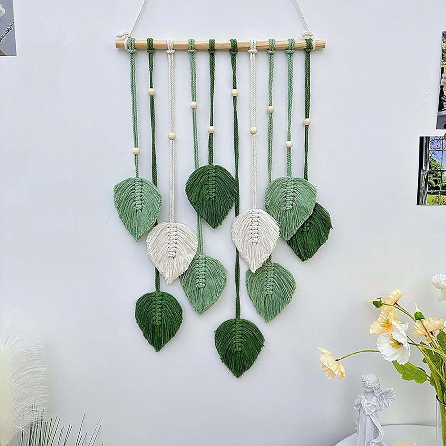 Naturlig grön gobeläng som dekorerar rummets väggar i sovrummet Hem - Tillbehör och dekorationer Naty Shop Hälsningar