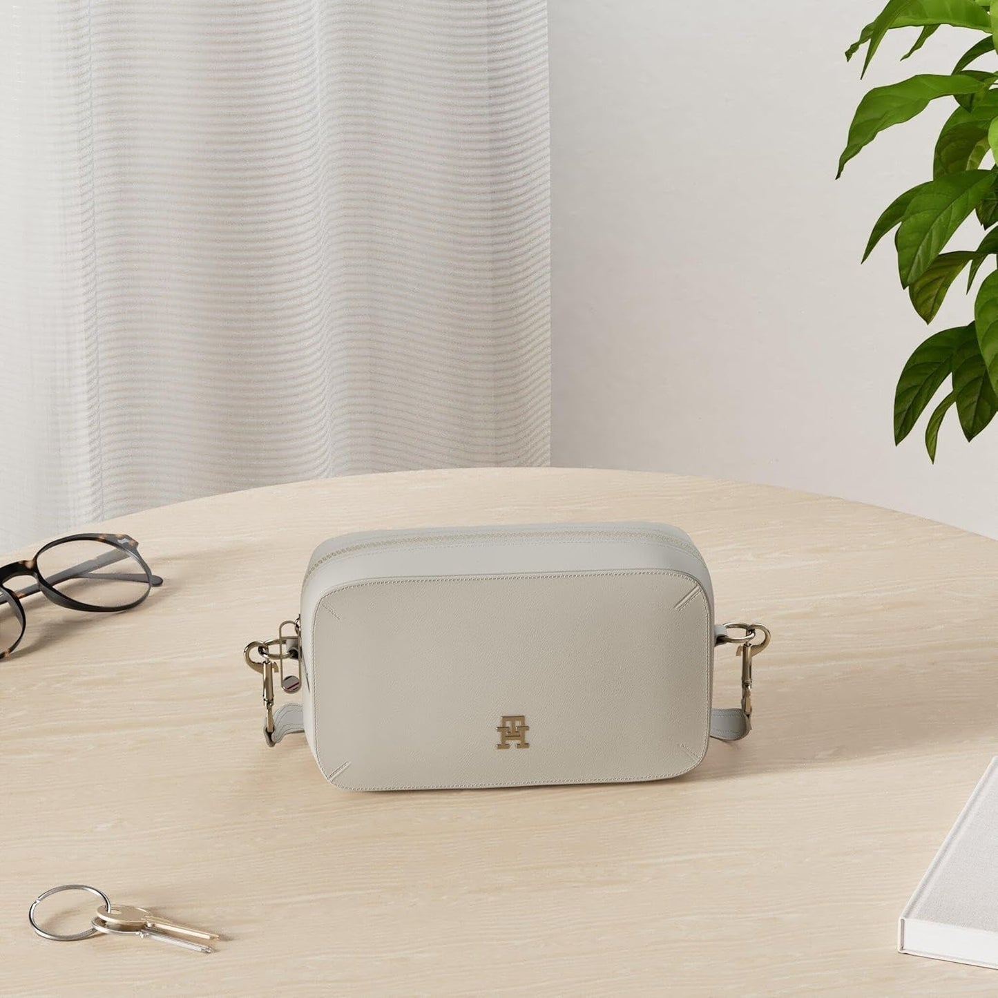 Tommy Hilfiger Crossbody-väska Chic Flap Crossover Small Damväskor Naty Shop