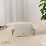 Tommy Hilfiger Crossbody-väska Chic Flap Crossover Small Damväskor Naty Shop