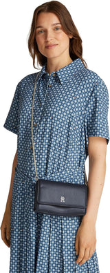 Tommy Hilfiger Axelväska Eternity Chain Crossover Shoulder Chain Väskor Dam Naty Shop